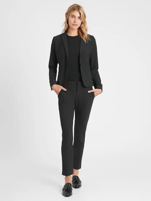 What Is Business Professional Attire for Women? (Plus, 25 Outfit Ideas)